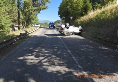 Pri Kráľovej Lehote sa prevrátilo auto na strechu. Vodič šoféroval pod vplyvom alkoholu