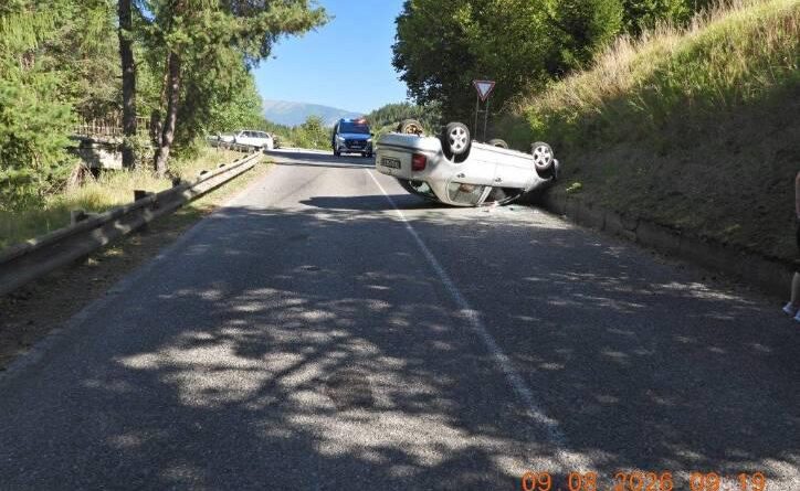 Pri Kráľovej Lehote sa prevrátilo auto na strechu. Vodič šoféroval pod vplyvom alkoholu